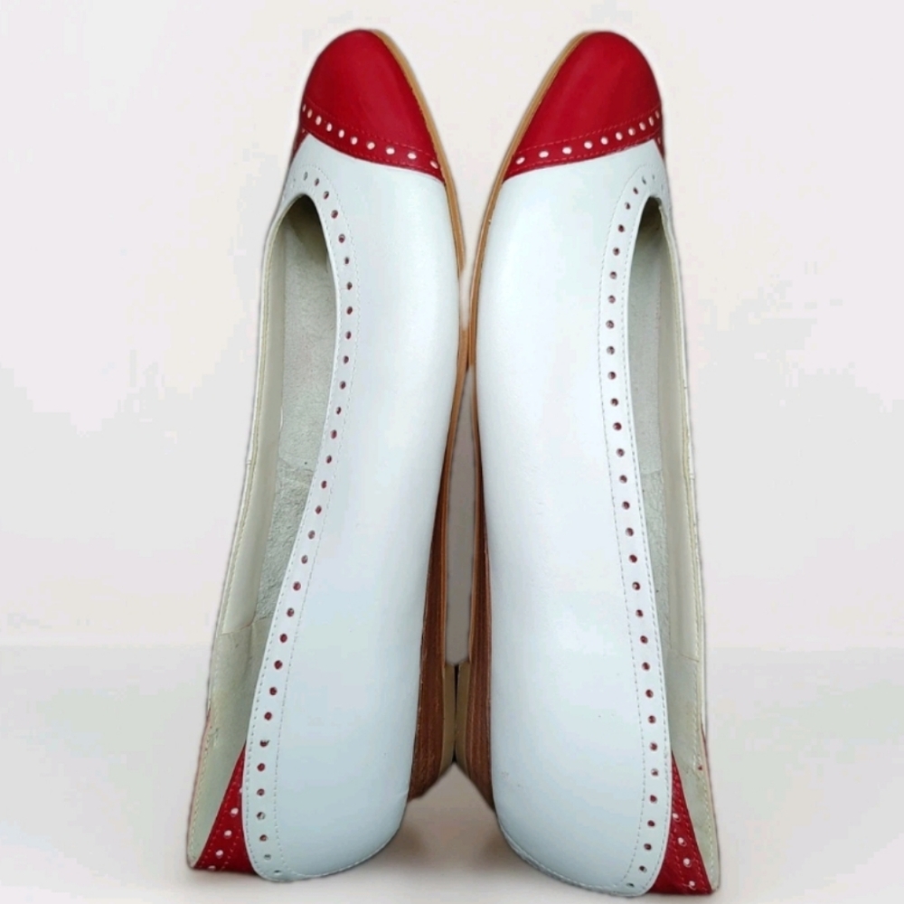 NOS Ladies Papagallo Dress Shoes Red & White Wingtips Low Stacked Wood Wedges